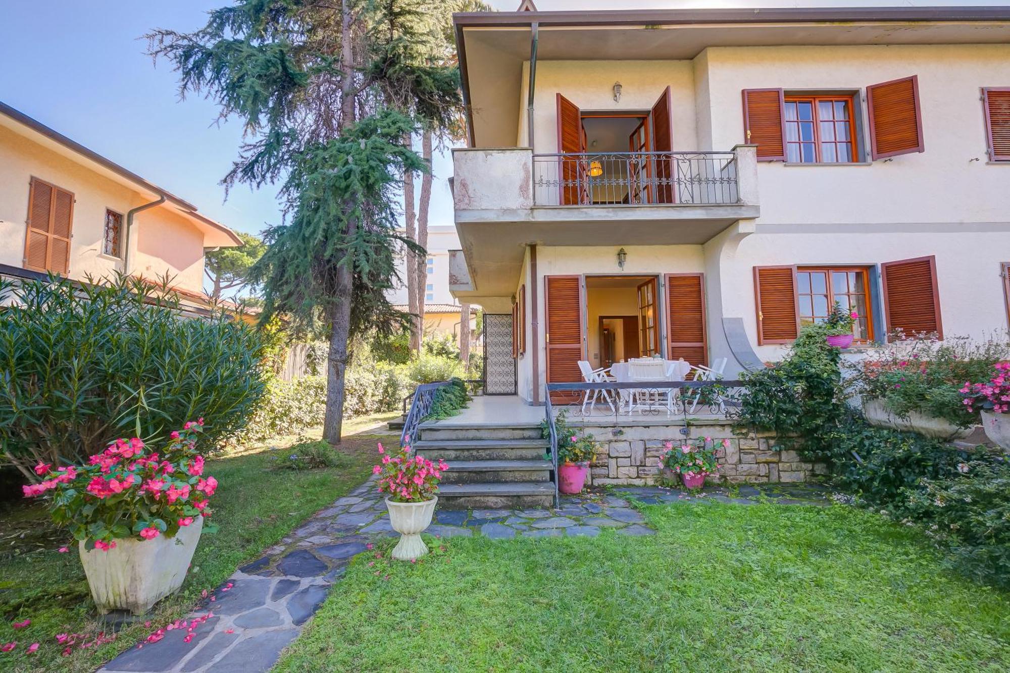 Casa Maddalena Al Mare 600M From Sea - Happy Rentals Marina di Pietrasanta Exteriér fotografie